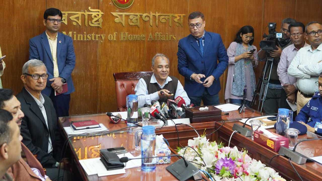 ১০ মিনিটে অন-অ্যারাইভাল ভিসা দেওয়া হবে : জাহাঙ্গীর আলম